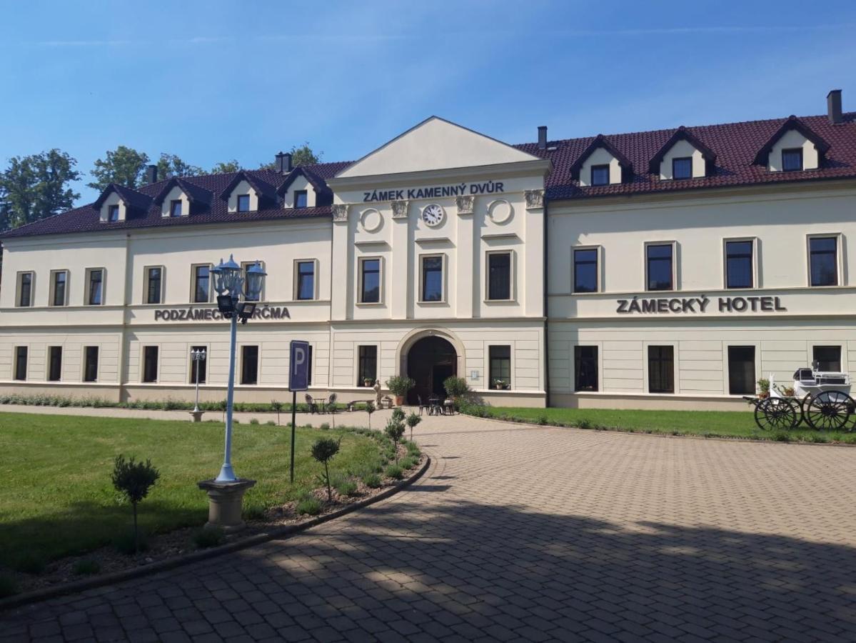 Zamek Kamenny Dvur Hotell Kynsperk nad Ohri Exteriör bild